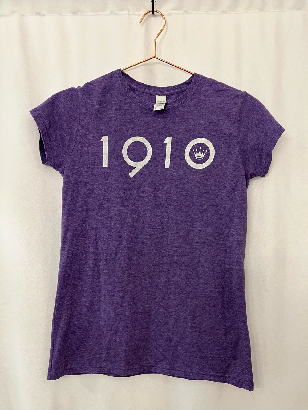 Hallmark Purple '1910' Heritage Short Sleeve Graphic Tee Size Large